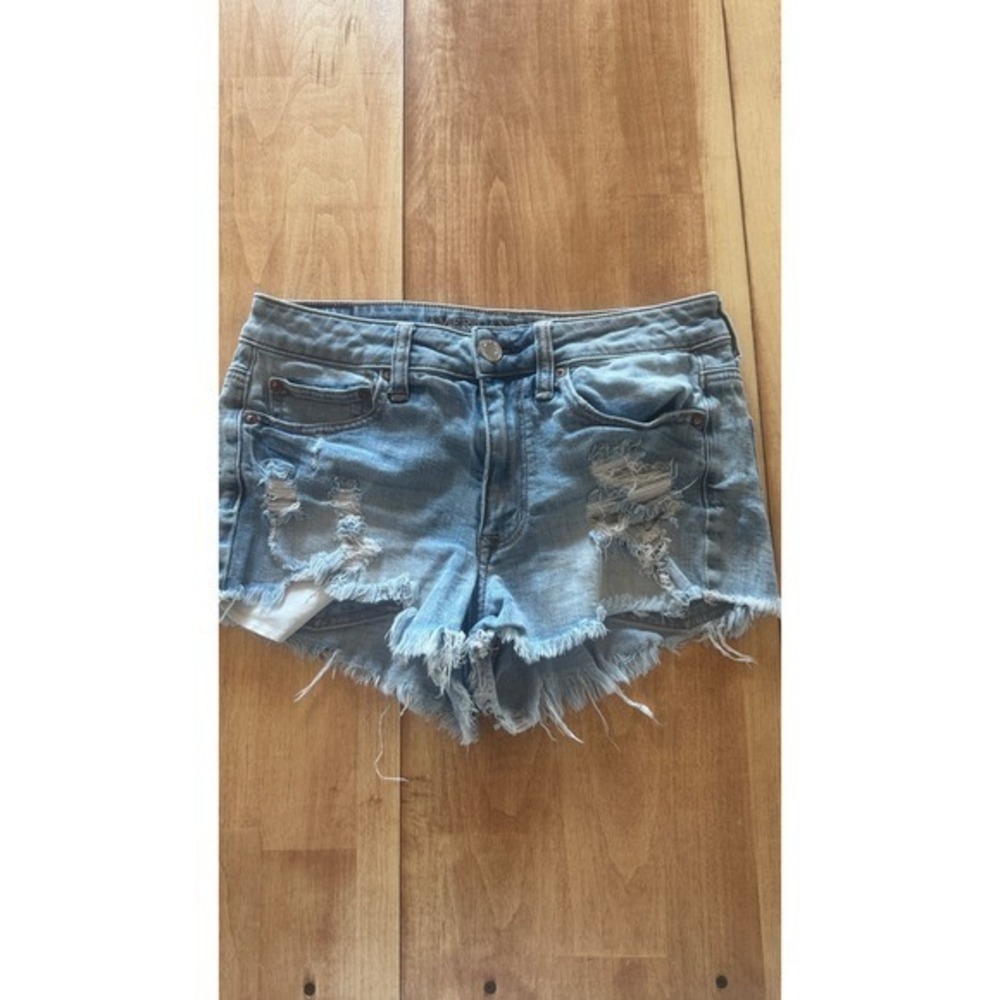 American Eagle Hi-Rise Festival Distressed Jean Shorts Light Wash Blue‎ Size 6